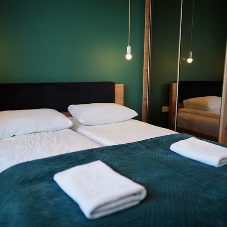 3 Rooms Apartment Podgorze Citybeat #3 Cracovia Esterno foto